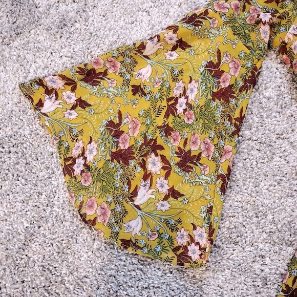 Essue Women's Yellow Cottagecore Floral V Neck Belll Sleeve Dress Sz Small - Picture 2 of 9